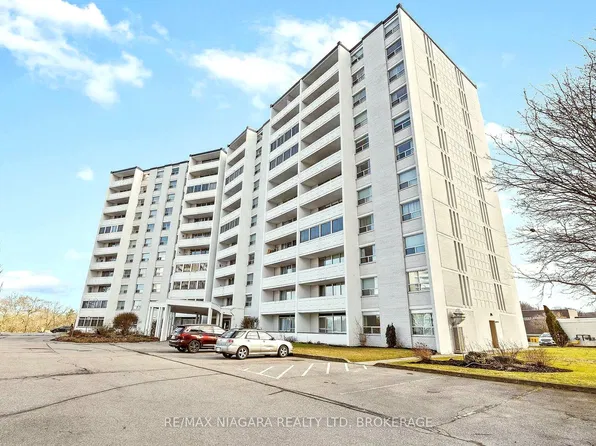 35 Towering Heights Blvd #1002, Saint Catharines, ON L2T 3G8