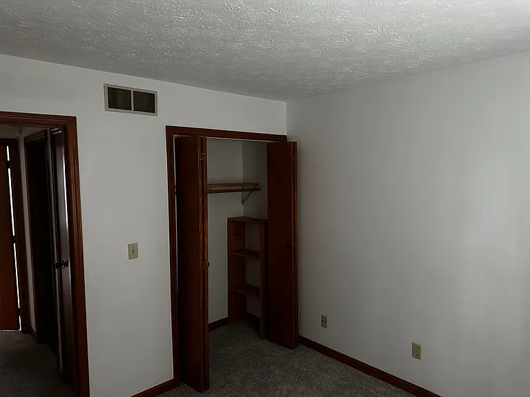 1604 S Pinestone Ct — Photo 8