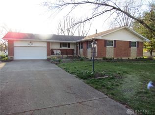 8457 Crestway Dr, Clayton, OH 45315