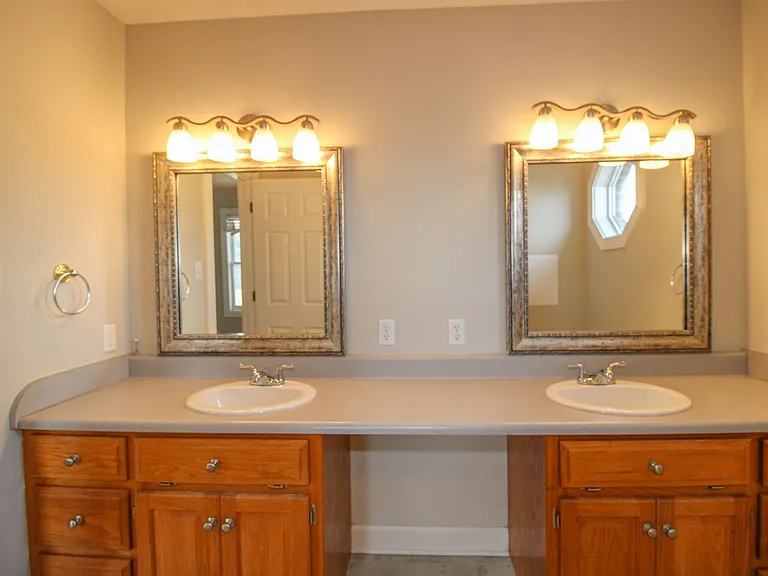 17524 Martin Dr — Photo 22
