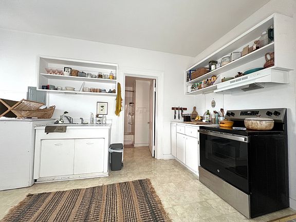 5th image of 741 Warren St #1