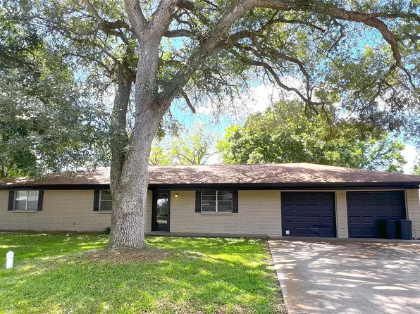 131 Walker Ave, Lolita, TX 77971