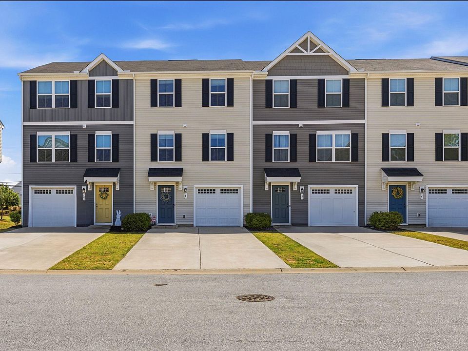 1st image of 8 Bearmont Trl