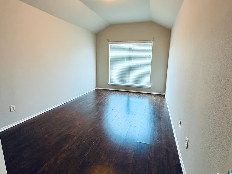 1810 Carol Ln — Photo 9