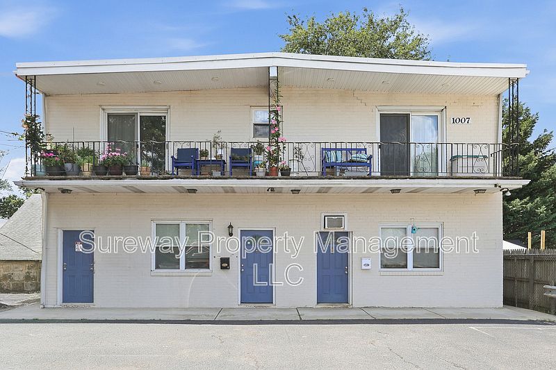 1st image of 1007 Fairview Rd #D