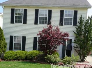 4011 Mimosa View Dr, Louisville, KY 40299