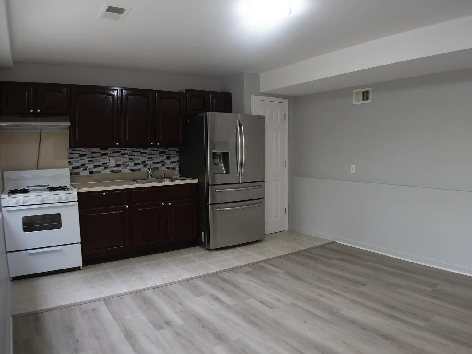 1 bed, 600 sqft, $1,800 — Photo 2