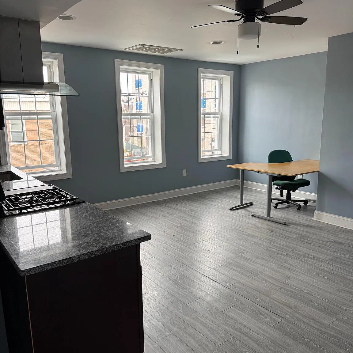1 bed, 1.0 bath, 4090 sqft, $1,200 — Photo 3