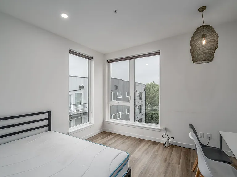 Greta Apartments | Private Kitchen Studio near UW — Photo 18