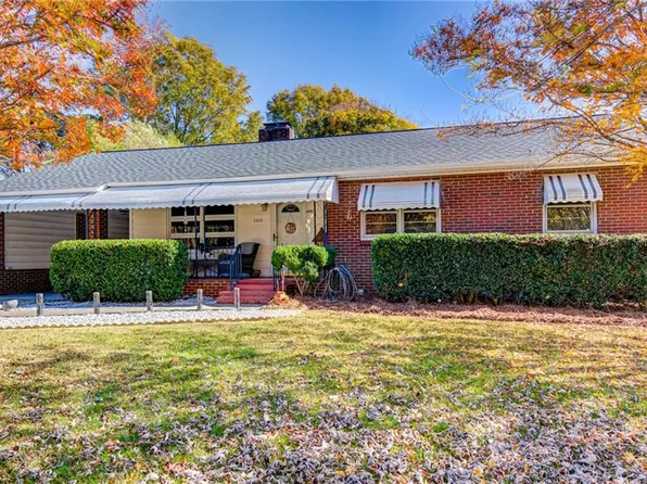 1212 Bolton St, Winston Salem, NC 27103