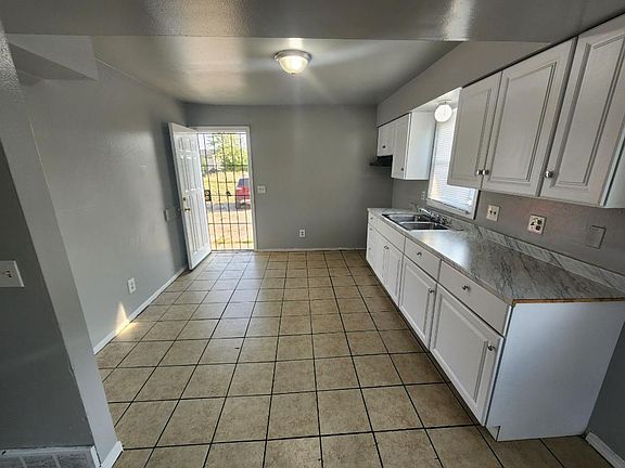 5th image of 10405-10407 W Daphne St