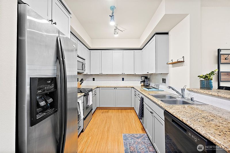 4th image of 1501 Tacoma Avenue S #311