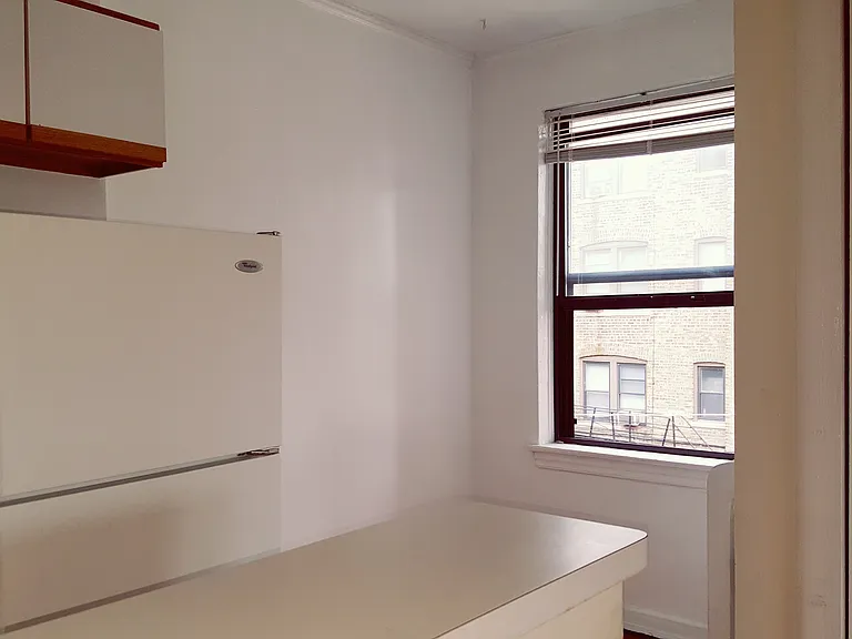 644 W Wrightwood — Photo 8