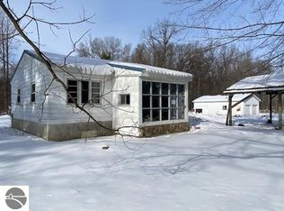 4480 Tower Hill Rd, Houghton Lake, MI 48629