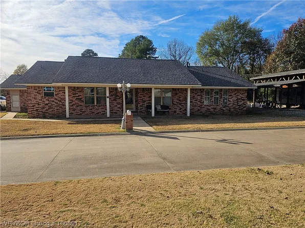 900 N 7th St, Paris, AR 72855