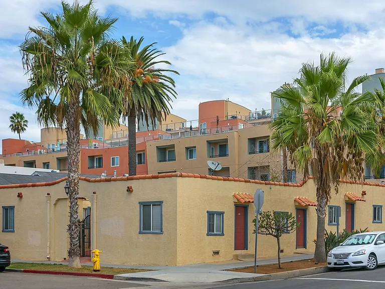 400 Civic Center Dr #E — Photo 1