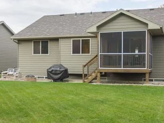 2nd image of 302 Emmett Trl