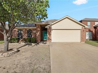 2404 Rushing Springs Dr, Fort Worth, TX 76118