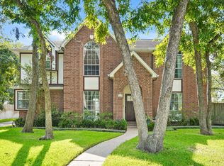 1017 Oak Knoll Ct, Sugar Land, TX 77498