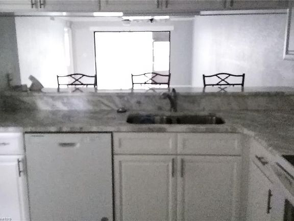 2nd image of 1655 Lakeview Dr Unit A-104
