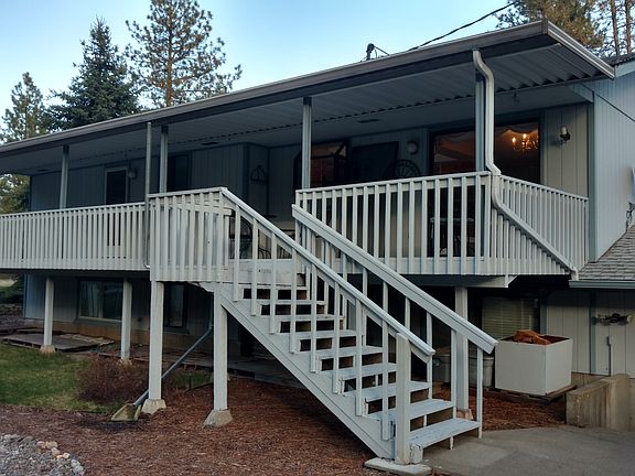 Backyard deck to hot tub