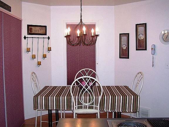 Kitchen Dining Area