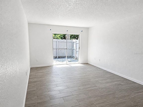 5th image of 1916 Conway Rd APT 6