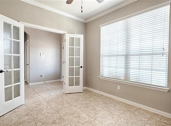 5th image of 4054 Geary St