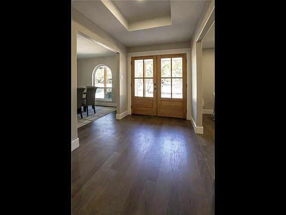 2nd image of 4704 Woodside Dr