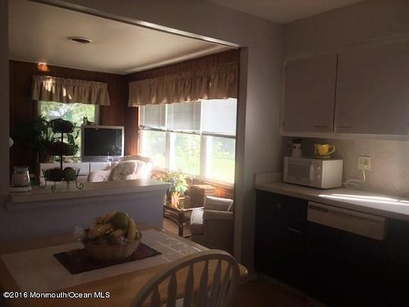 4th image of 110 Northumberland Dr