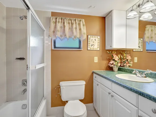 11863 Wimbledon Circle #440, Wellington, FL 33414