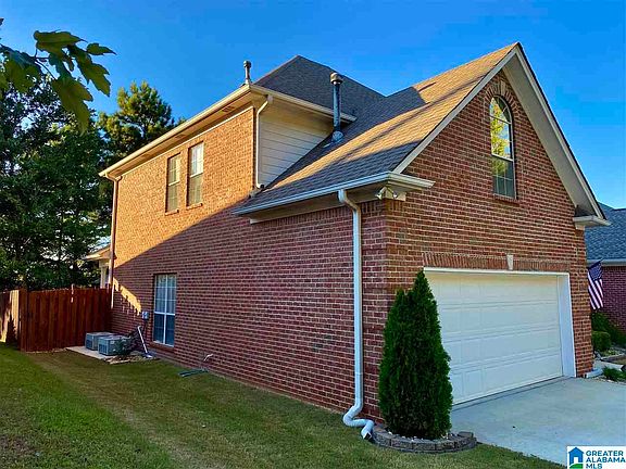 4th image of 1016 Castlemaine Dr