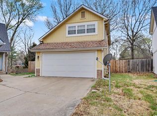 2417 McKinley Ct, Lawrence, KS 66047