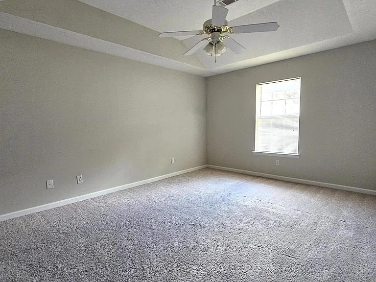 340 Greendale Pl — Photo 8