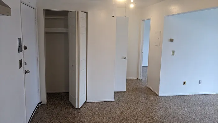 1 bed, 1.0 bath, 700 sqft, $1,100 — Photo 2