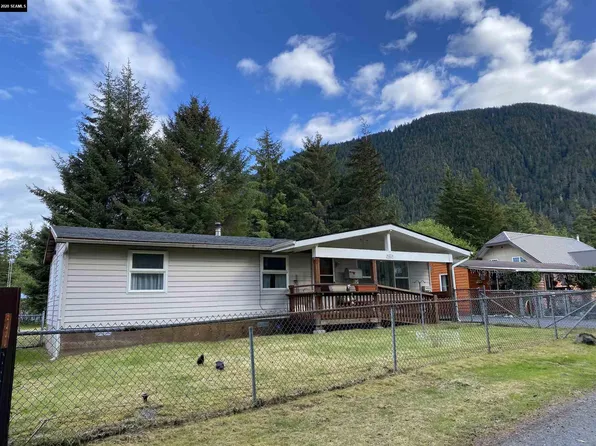 311 Moller Ave, Sitka, AK 99835