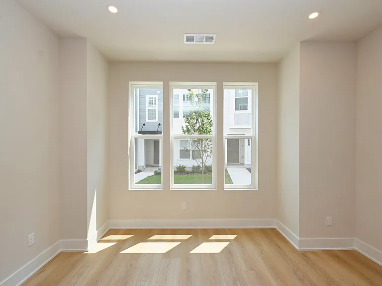 126 Zola Aly — Photo 9