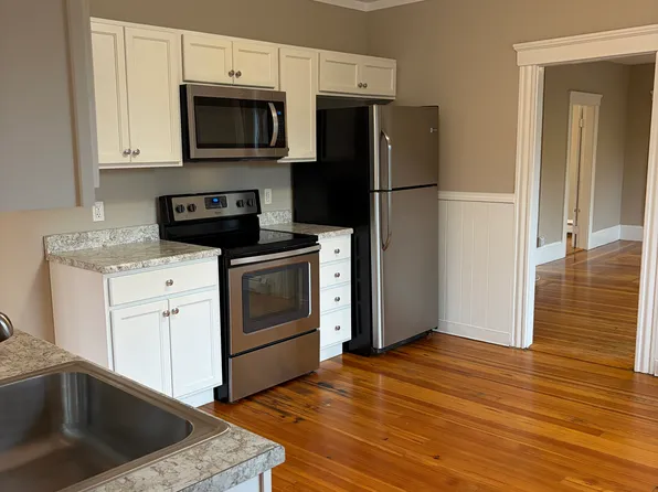 41 Trenton St #3, Bellingham, MA 02019