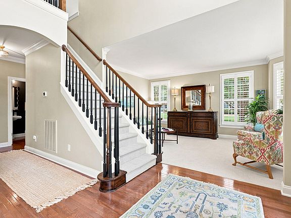 4th image of 2510 Saint Pauls Sq