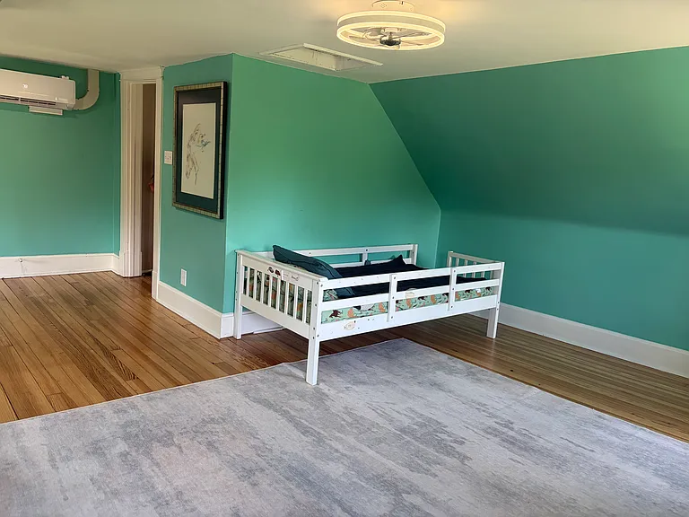 2710 Brighton Rd — Photo 3