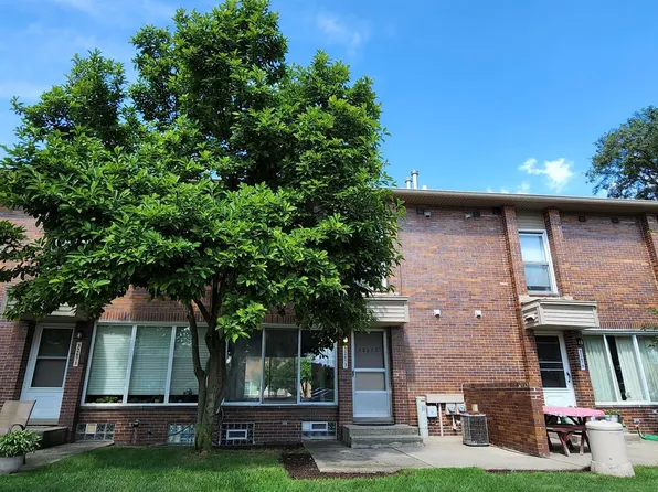 32673 Five Mile Rd, Livonia, MI 48154