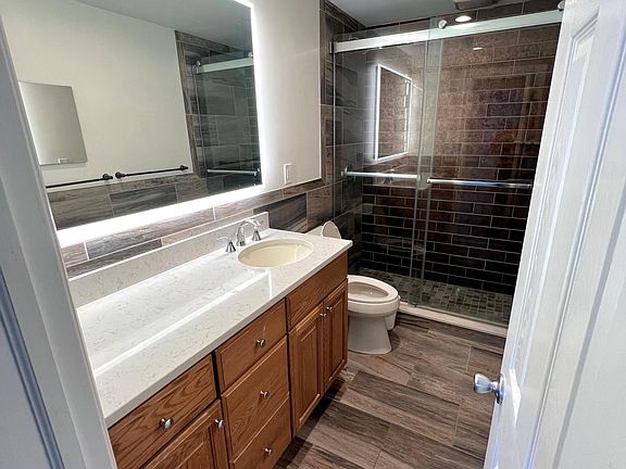 4th image of 3853 Franklin Ave #1