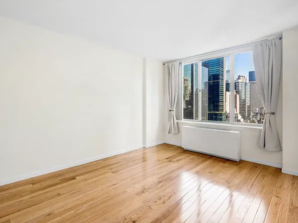 236 East 47th Street image 4 of 11