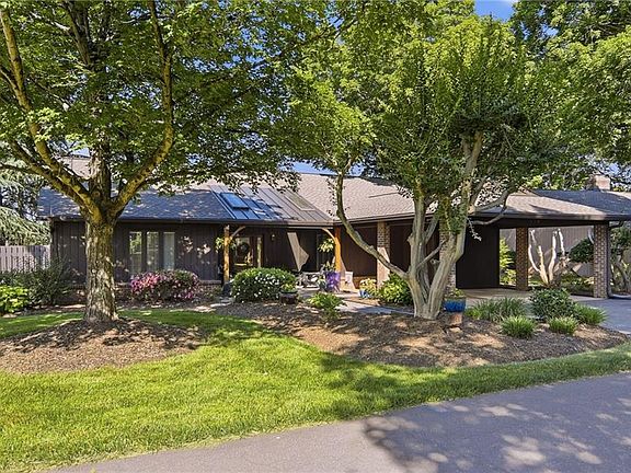 2nd image of 210 Spyglass Dr