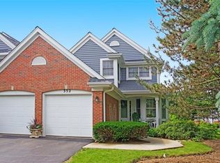 352 Prairie Meadow Ln, Vernon Hills, IL