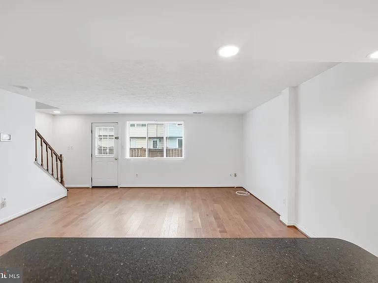 7 Leatherwood Ct — Photo 8