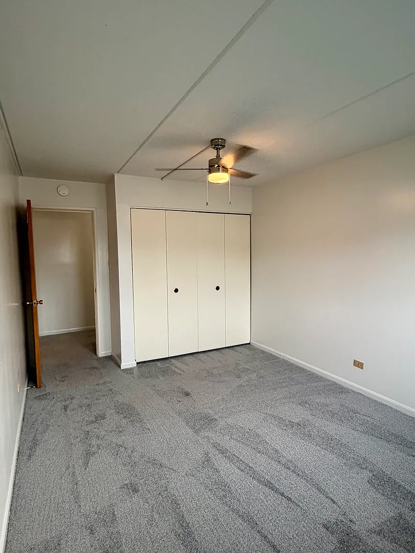 2 bed, 1000 sqft, $1,700 — Photo 4