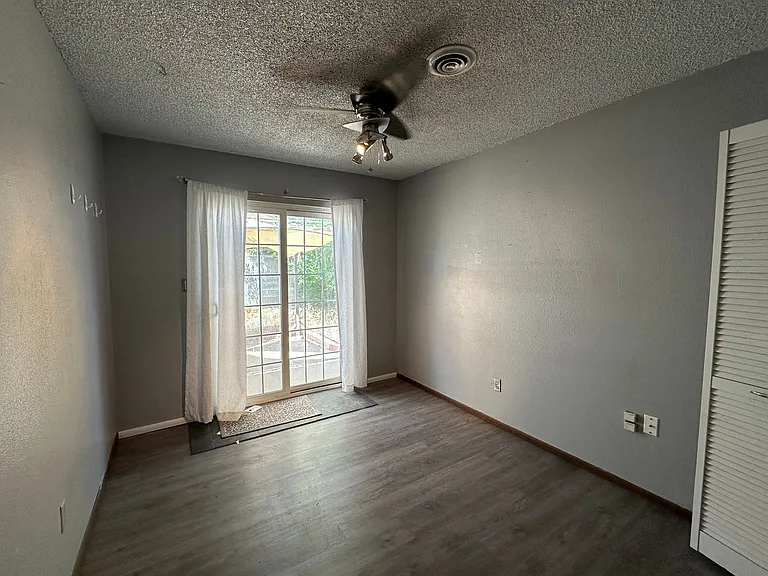 5542 Cypress St — Photo 13