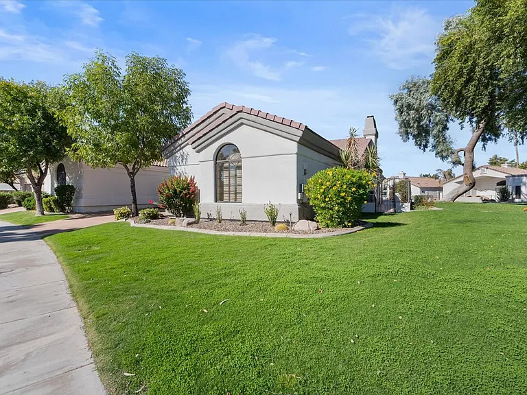 8292 E Cortez Dr — Photo 9