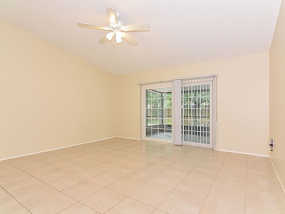 5th image of 1001 Axlewood Cir